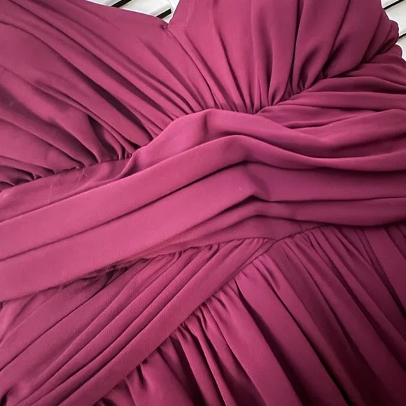 ♥️ Maroon / Burgundy Windsor Prom Dress ♥️ - Picture 4 of 8